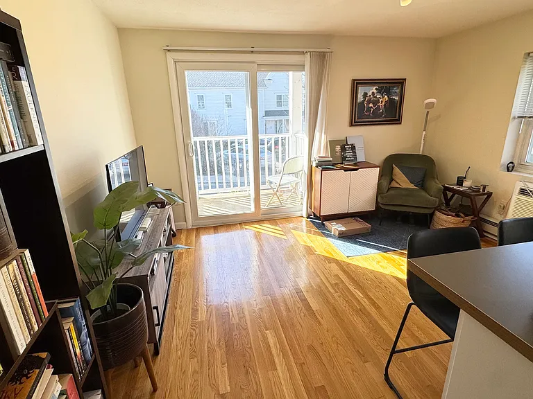19 Elko St #3 — Photo 6
