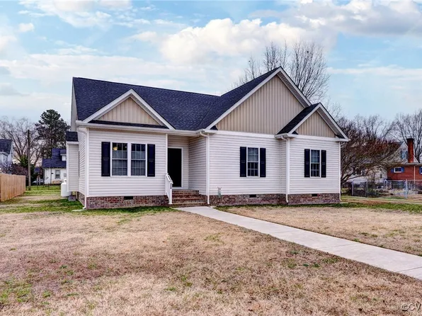 320 12th St, West Point, VA 23181