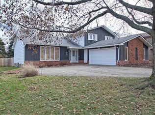 981 Brainard Rd, Highland Heights, OH 44143