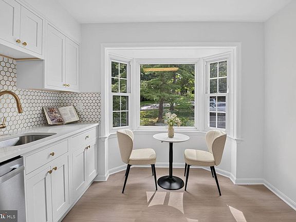 5th image of 7623 Heatherton Ln