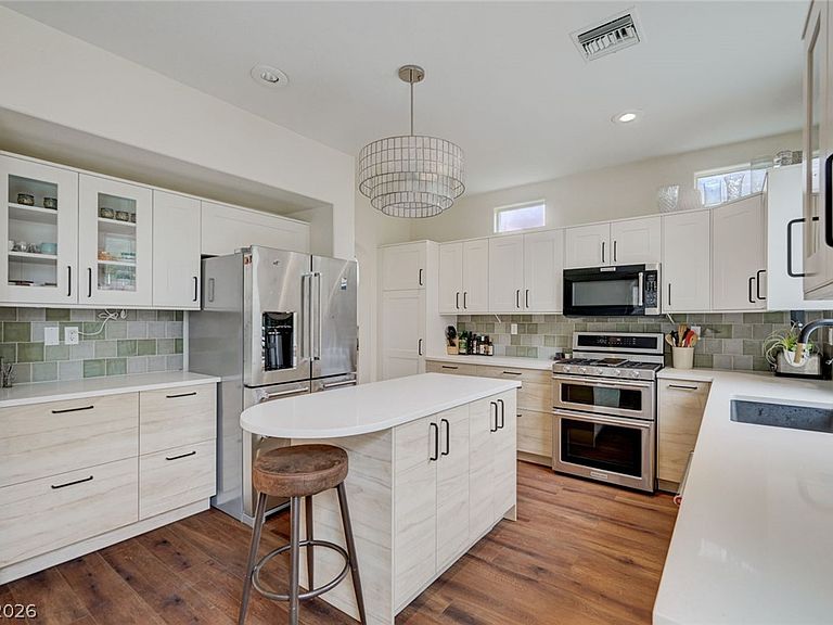 10592 Olympic Pine Dr, Las Vegas, NV