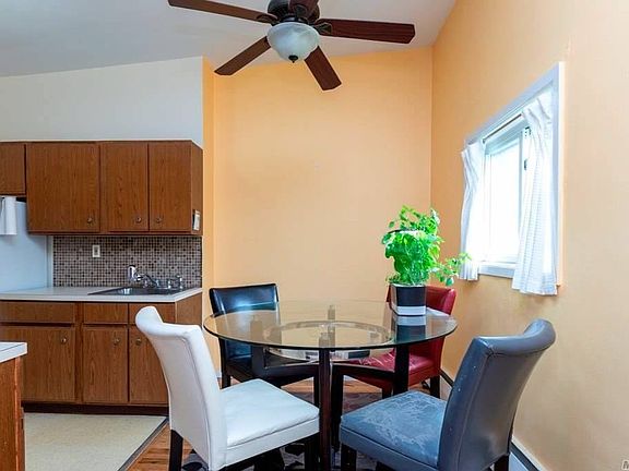 3rd image of 125 Hempstead Gardens Dr APT G2b