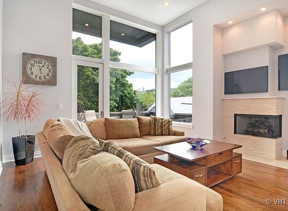 2nd image of 936 N Winchester Ave #3