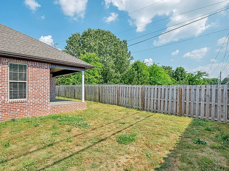 100 Kamarie Ln — Photo 19