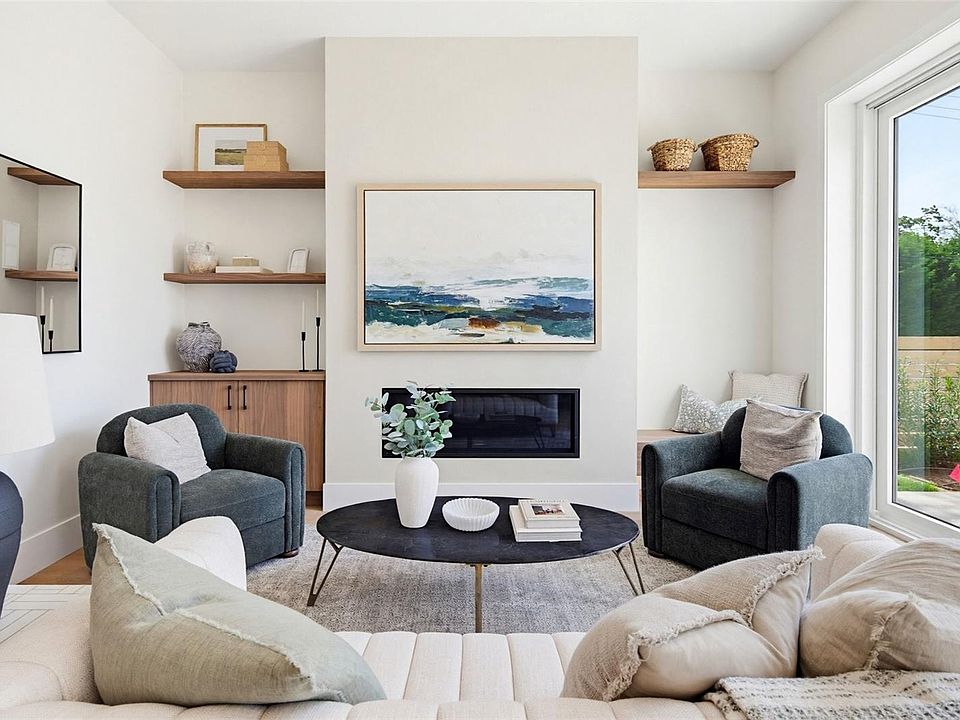 1st image of 3022 Cadboro Bay Rd #2