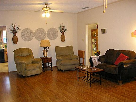 5th image of 9006 Woodlawn Dr