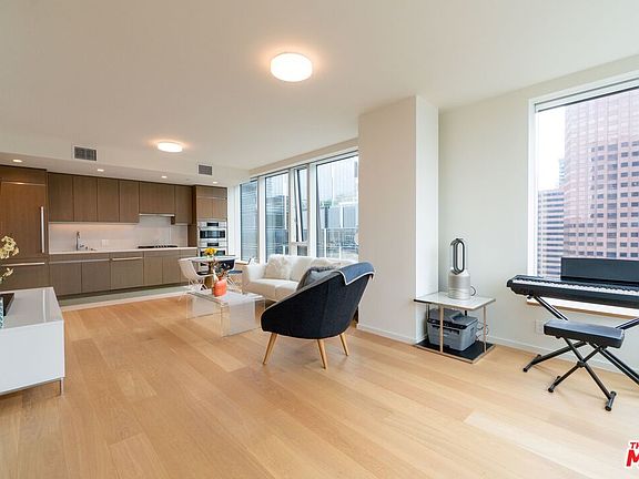 5th image of 889 Francisco St Unit 1903