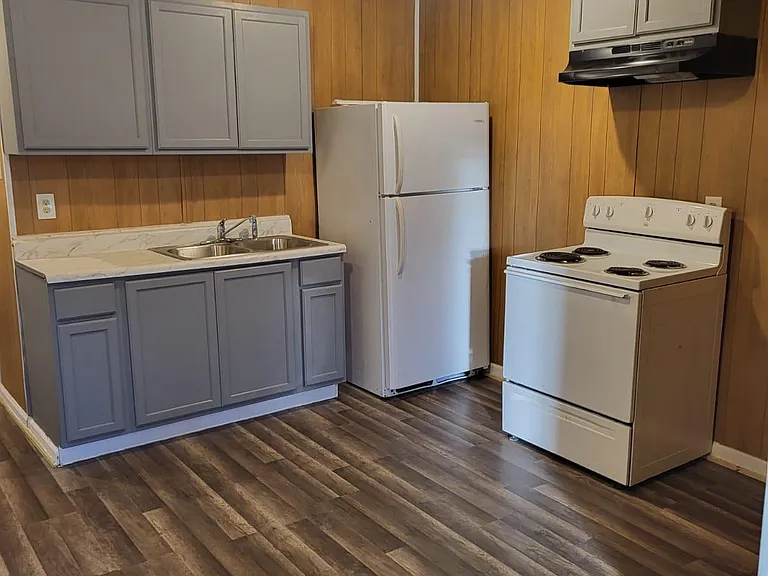 2331 Jackson Ave #B — Photo 4
