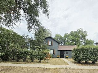 579 W 1st St, Parker, SD 57053