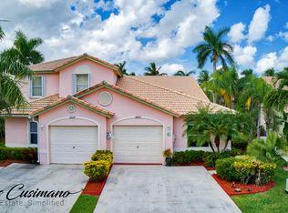 10653 Pelican Dr, Wellington, FL 33414