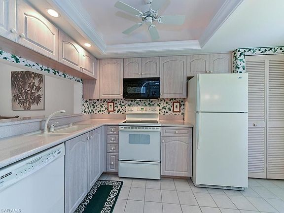 5th image of 256 Deerwood Cir APT 2