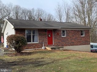 15 Allen Dr, Shermans Dale, PA 17090