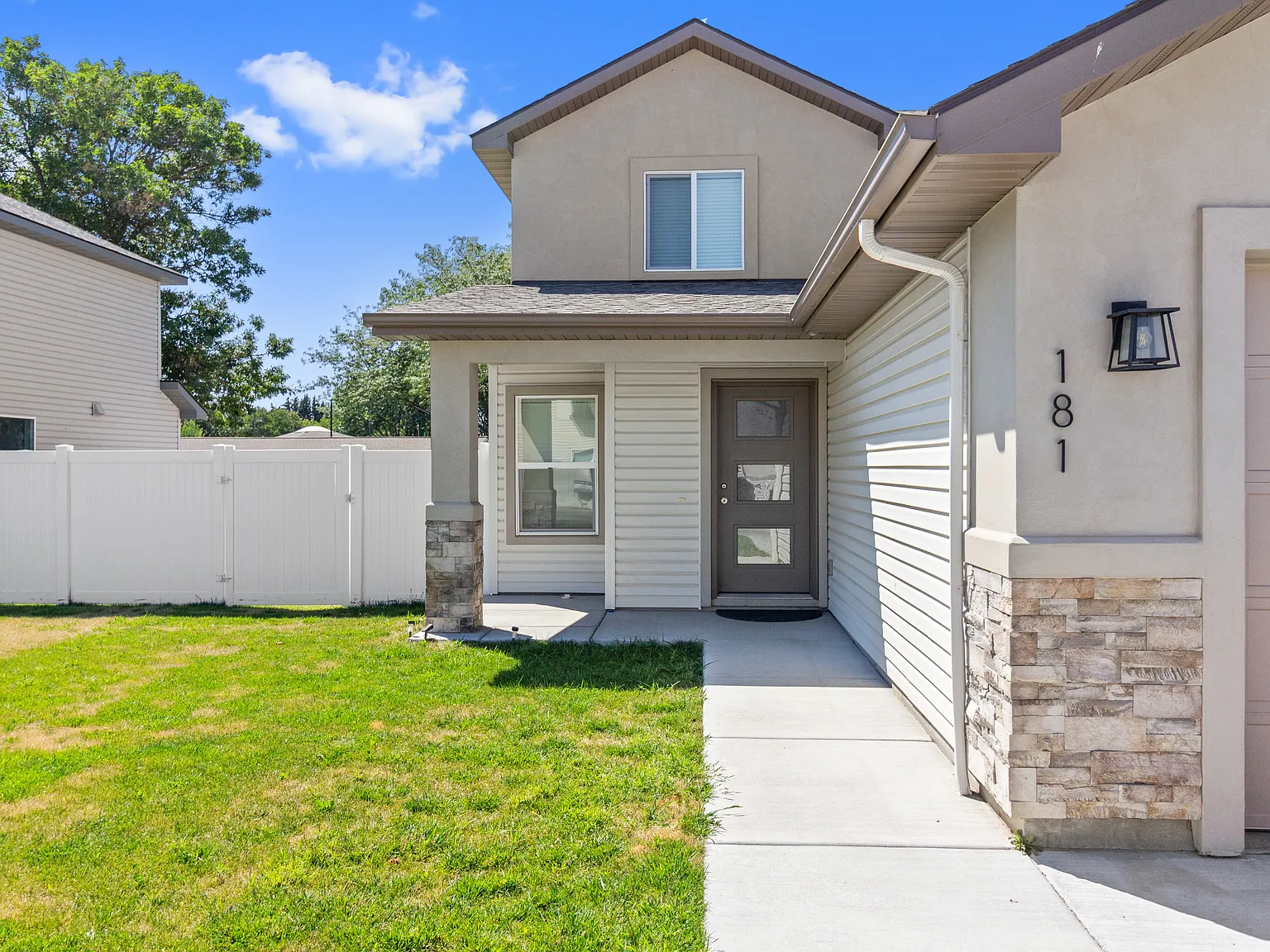4 bed, 1700 sqft, $1,900 — Photo 4