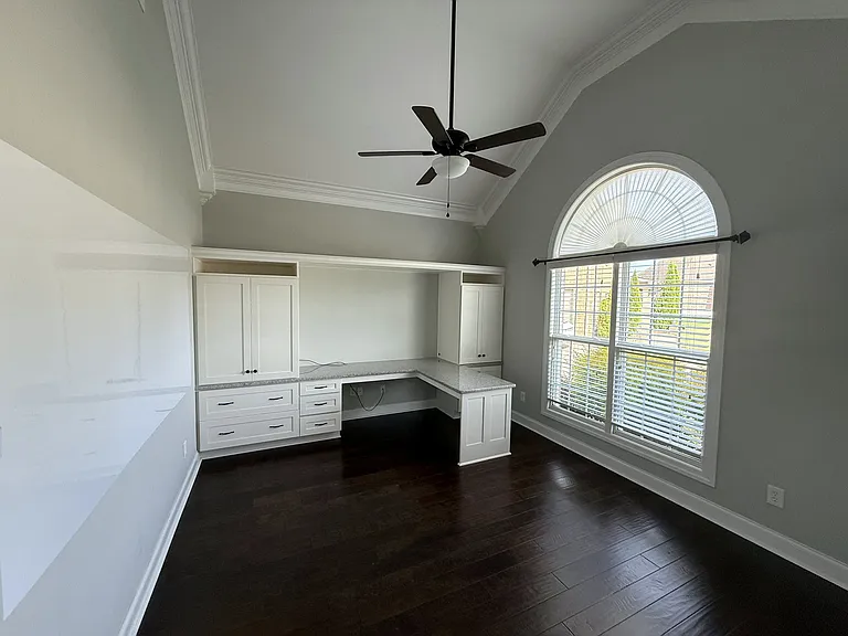 219 Woodgrove Dr — Photo 5