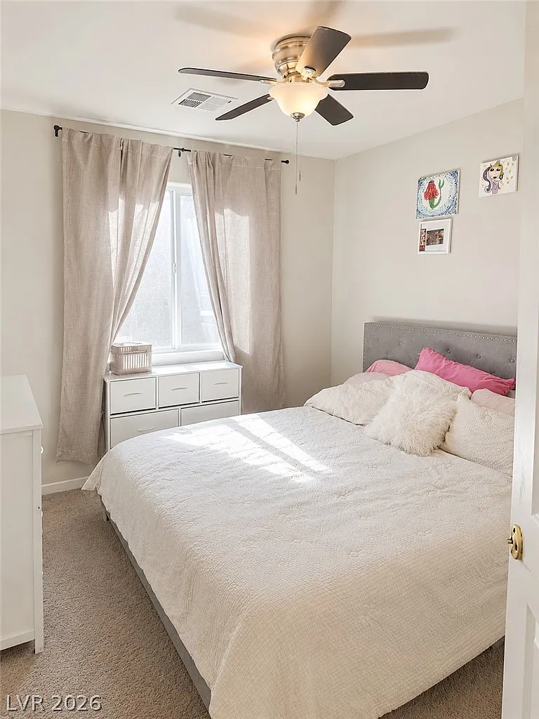 4 bed, 2.5 bath, 1876 sqft, $2,500 — Photo 4
