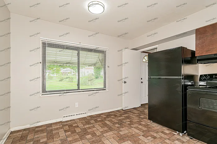 822 Lightwood Dr — Photo 6