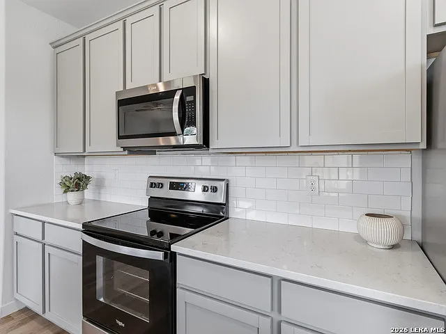 14607 Emerio Dr — Photo 12