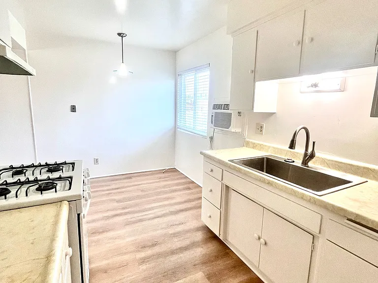 2835 Nina St #11 — Photo 10