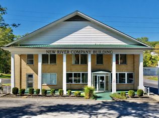 3779 Lochgelly Rd, Oak Hill, WV 25901