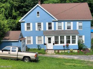 15 Sayles St, Adams, MA 01220