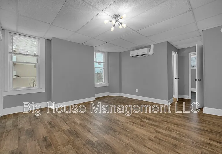 339 E 25th St #2 — Photo 14