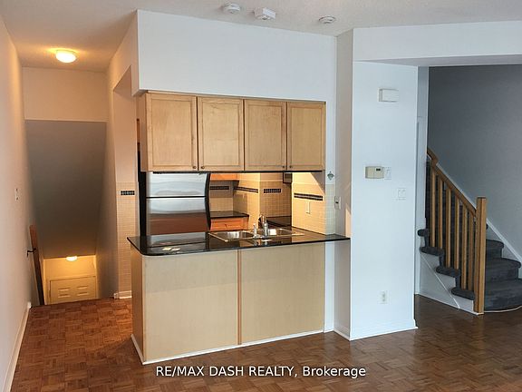 4th image of 36 Stadium Rd Unit 535