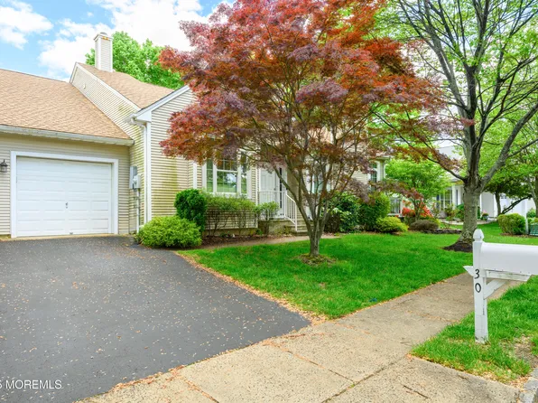 30 Springlawn Drive, Lakewood, NJ 08701