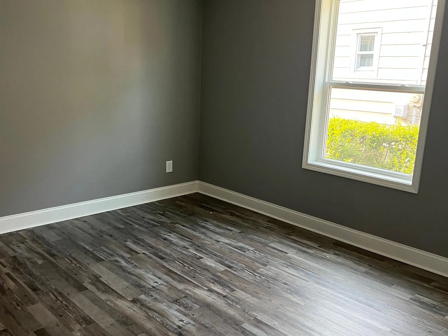 2 bed, 1000 sqft, $1,300 — Photo 3