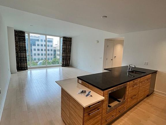 2nd image of 631 Folsom St APT 6D