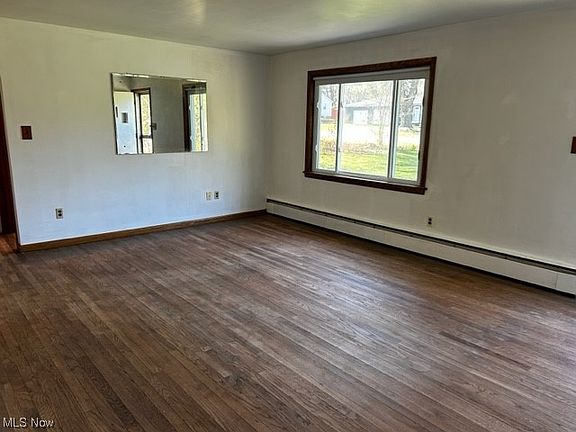 4th image of 2429 Sarah Dr