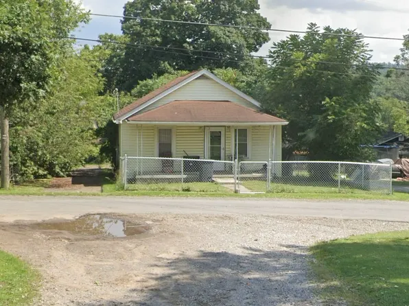 188 Bowles Ave, Crab Orchard, WV 25801