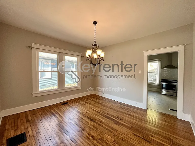 705 Barton Ave — Photo 6