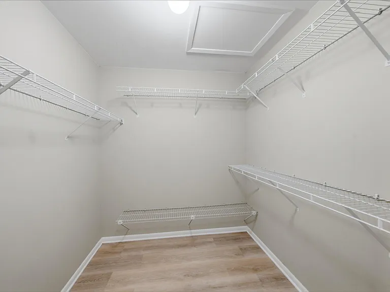 610 Woodhaven Dr — Photo 16