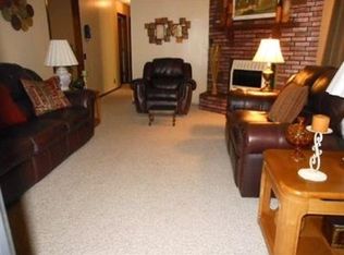 16022 Country Ln, Dexter, MO 63841