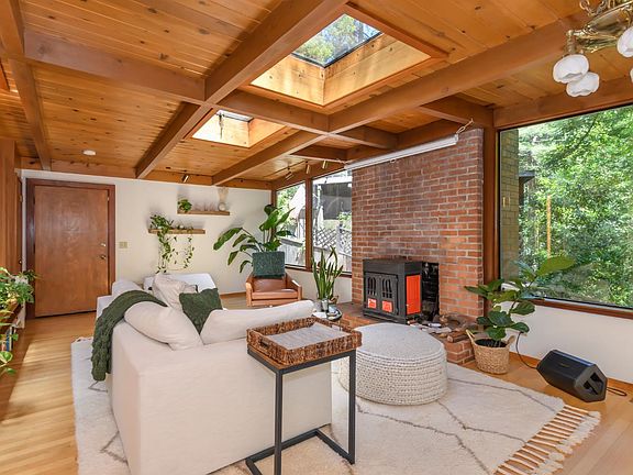 5th image of 544 Cascade Drive