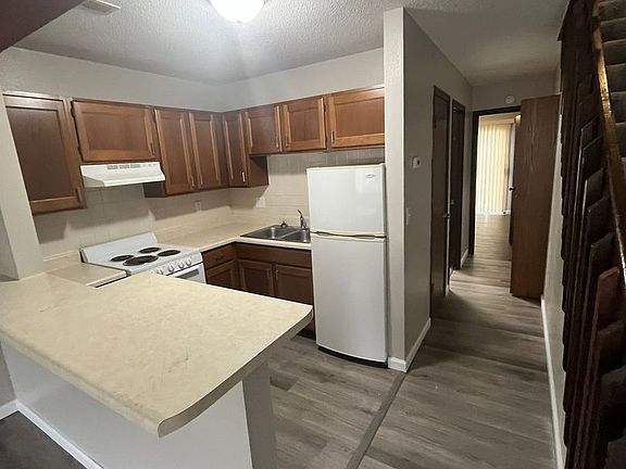 3rd image of 57 Village Ct #63