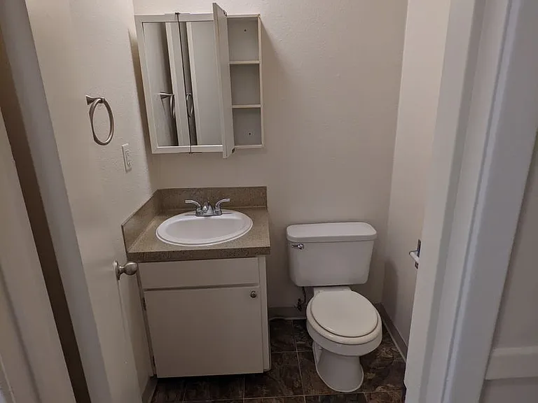 Royal Crest Townhomes — Photo 42