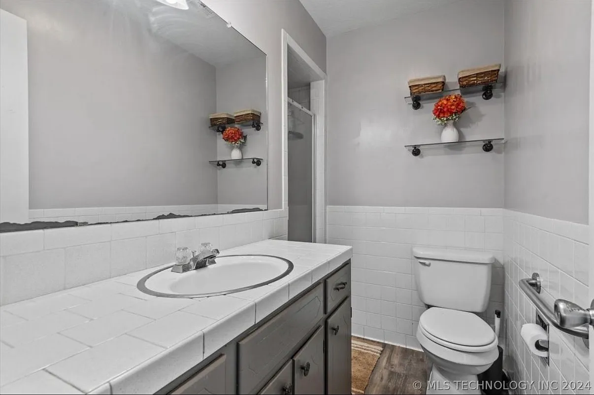 3 bed, 2200 sqft, $2,000 — Photo 3