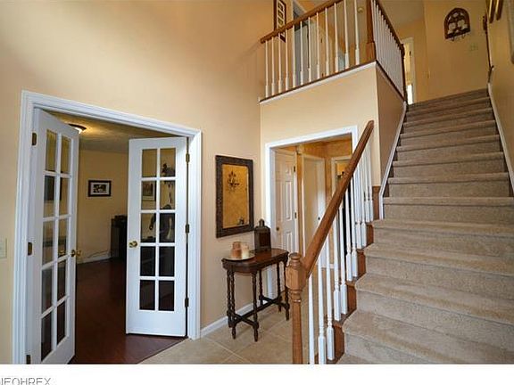 2nd image of 576 Wedgewood Dr