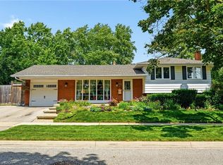 569 Parkside Cres, Burlington, ON L7L 4H2