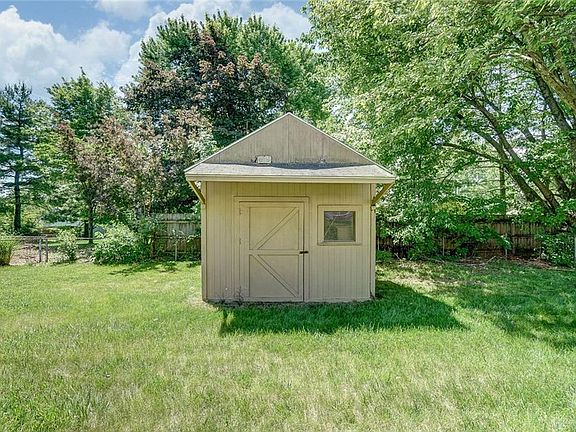3rd image of 7860 Timber Hill Dr