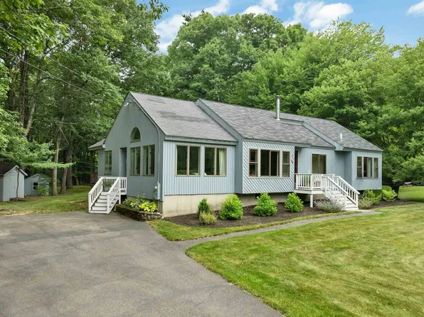 43 Redfield Circle, Derry, NH 03038