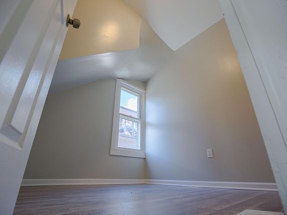 5th image of 3138 W Wabansia Ave #2
