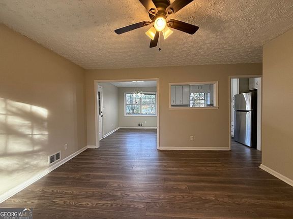 3rd image of 7016 Adel Ln