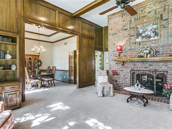 4th image of 1501 Harrington Dr