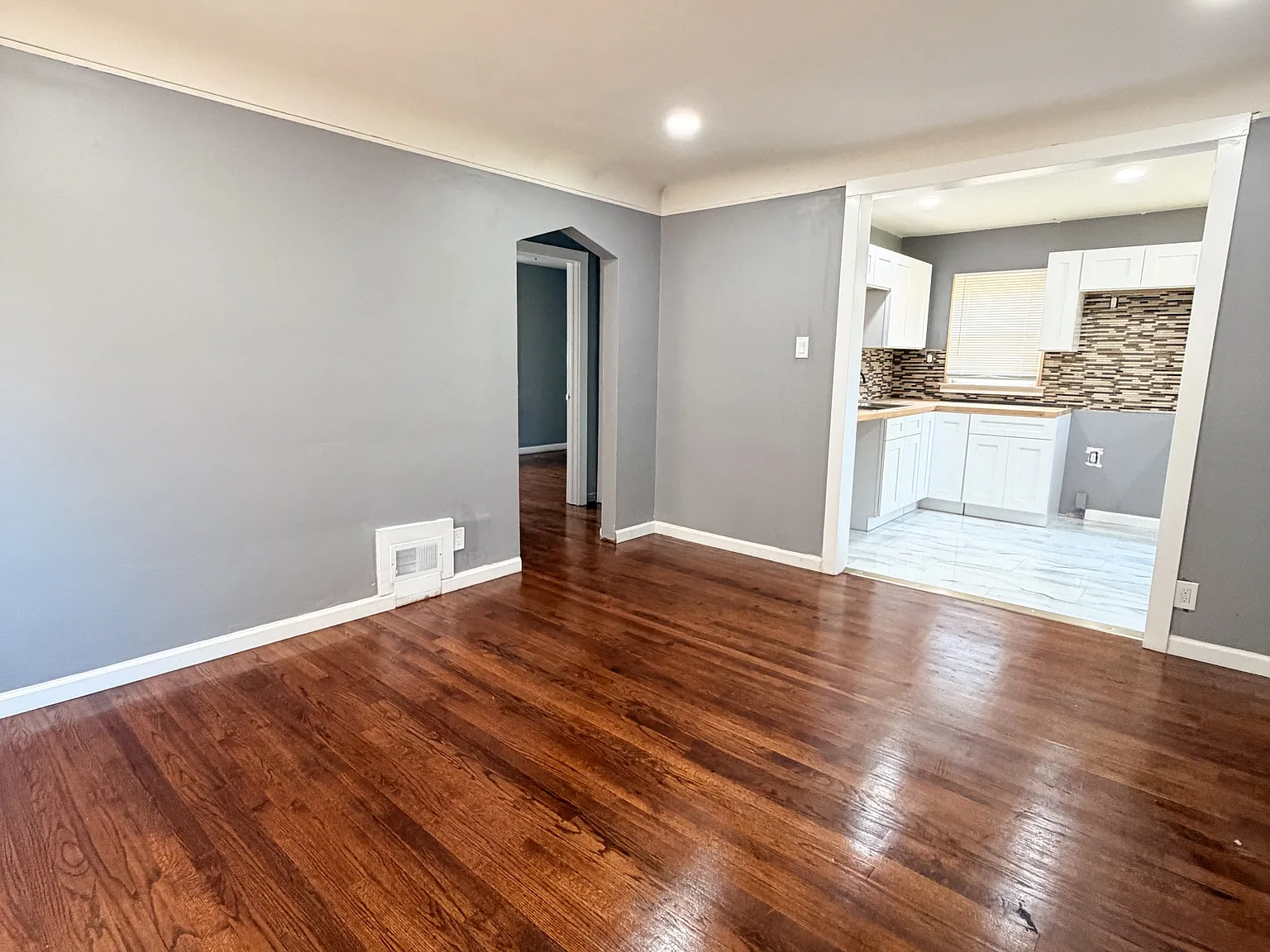 18467 Evergreen Road (FS) - 1 — Photo 4