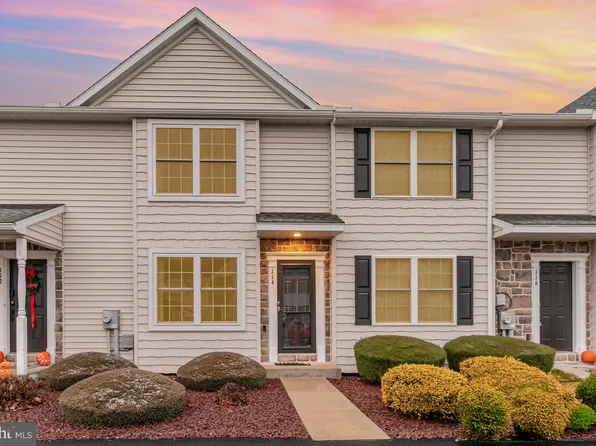 114 Cedarwood Dr #114, Denver, PA 17517