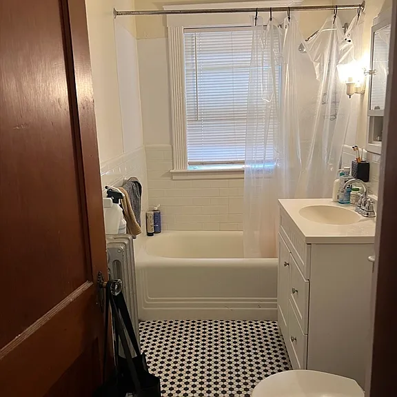 82 Floyd St #1 — Photo 9