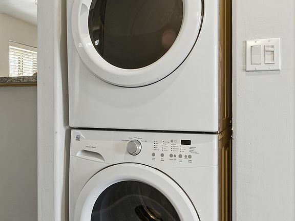 4th image of 2123 Garnet Ave APT 1