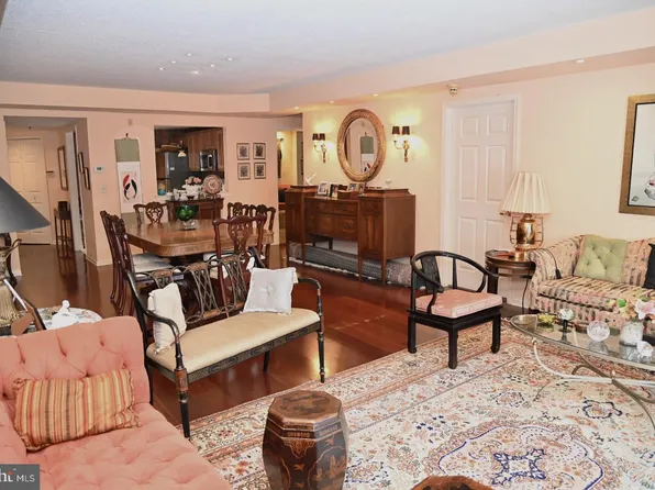8200 Centennial Sta, Warminster, PA 18974
